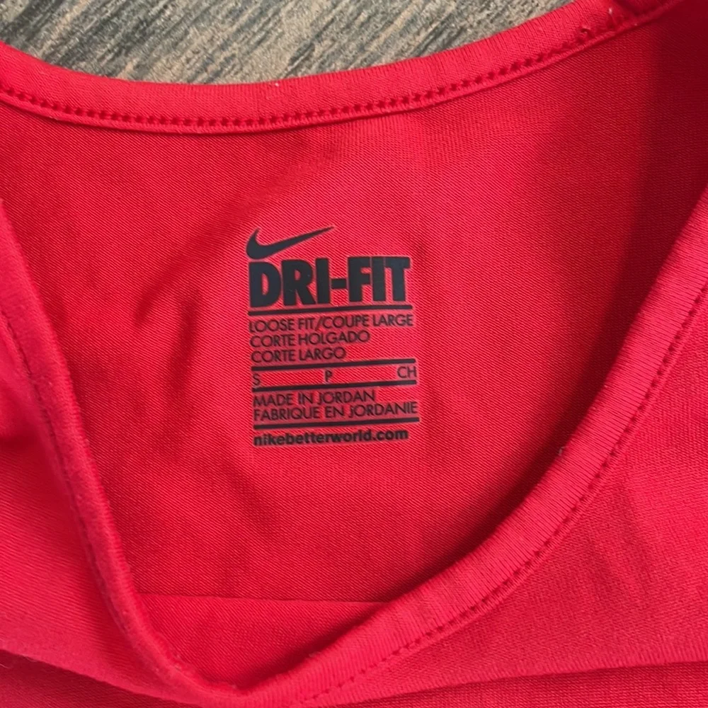 Nike Women’s Classic Red Dri Fit Classic Athletic Sleeveless Tank Size Small